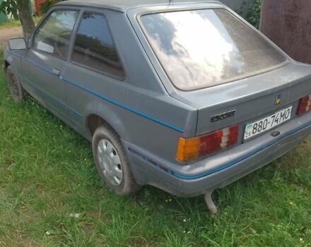 Сірий Форд Ескорт, об'ємом двигуна 1 л та пробігом 45 тис. км за 121 $, фото 1 на Automoto.ua
