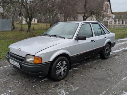 Серый Форд Эскорт, объемом двигателя 0 л и пробегом 200 тыс. км за 379 $, фото 1 на Automoto.ua