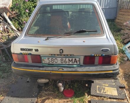 Серый Форд Эскорт, объемом двигателя 0 л и пробегом 456 тыс. км за 452 $, фото 1 на Automoto.ua