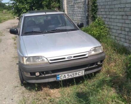 Серый Форд Эскорт, объемом двигателя 1.6 л и пробегом 200 тыс. км за 500 $, фото 1 на Automoto.ua