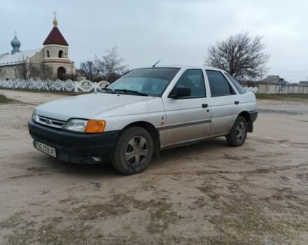 Серый Форд Эскорт, объемом двигателя 1.4 л и пробегом 200 тыс. км за 999 $, фото 1 на Automoto.ua