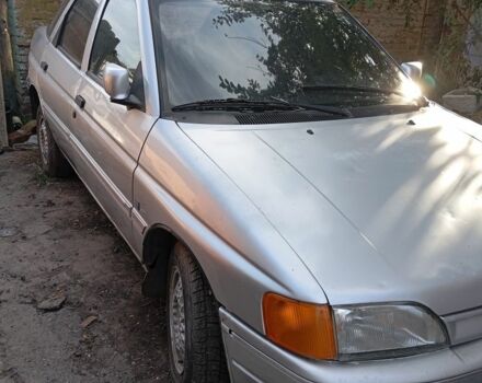 Серый Форд Эскорт, объемом двигателя 1.6 л и пробегом 38 тыс. км за 680 $, фото 1 на Automoto.ua