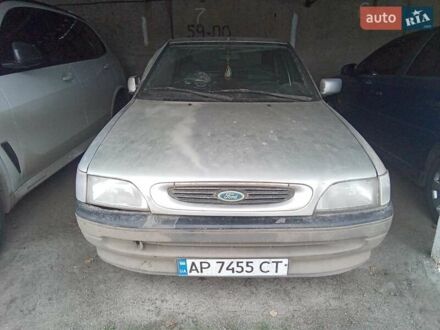 Серый Форд Эскорт, объемом двигателя 1.3 л и пробегом 120 тыс. км за 600 $, фото 1 на Automoto.ua