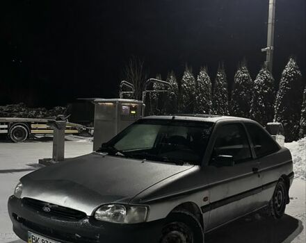 Серый Форд Эскорт, объемом двигателя 1.4 л и пробегом 100 тыс. км за 850 $, фото 1 на Automoto.ua