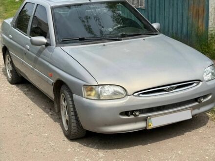 Форд Ескорт 1996 у Мерефа на Automoto.ua Сірий Форд Ескорт, об'ємом двигуна 1.8 л та пробігом 300 тис. км за 2200 $, фото 1 на Automoto.ua