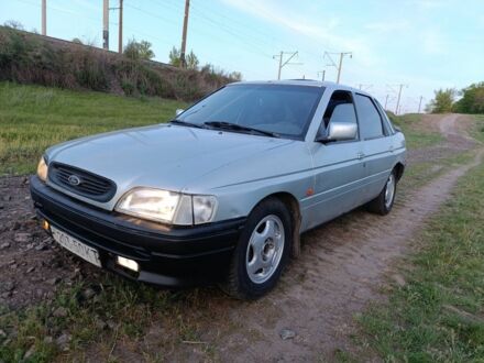 Форд Эскорт 1997 в Смеле на Automoto.ua Серый Форд Эскорт, объемом двигателя 0 л и пробегом 234 тыс. км за 999 $, фото 1 на Automoto.ua
