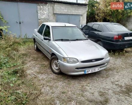 Серый Форд Эскорт, объемом двигателя 1.3 л и пробегом 258 тыс. км за 1000 $, фото 1 на Automoto.ua