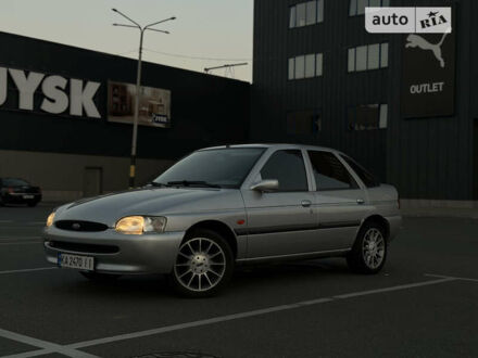 Форд Ескорт 1997 у Києві на Automoto.ua Сірий Форд Ескорт, об'ємом двигуна 1.3 л та пробігом 100 тис. км за 4900 $, фото 1 на Automoto.ua
