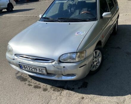 Сірий Форд Ескорт, об'ємом двигуна 1.6 л та пробігом 300 тис. км за 1348 $, фото 1 на Automoto.ua