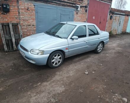 Серый Форд Эскорт, объемом двигателя 1.6 л и пробегом 300 тыс. км за 1200 $, фото 1 на Automoto.ua