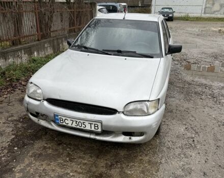 Серый Форд Эскорт, объемом двигателя 1.6 л и пробегом 250 тыс. км за 450 $, фото 1 на Automoto.ua