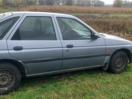 Серый Форд Эскорт, объемом двигателя 1.3 л и пробегом 1114000 тыс. км за 1800 $, фото 1 на Automoto.ua