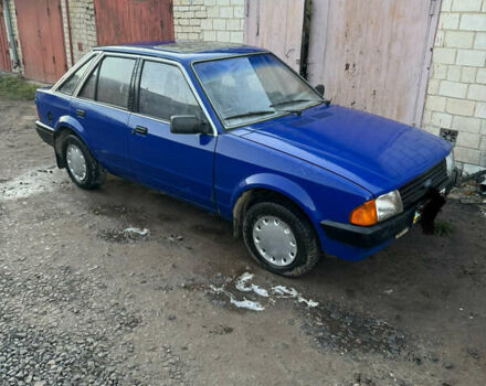 Синий Форд Эскорт, объемом двигателя 0 л и пробегом 69 тыс. км за 800 $, фото 1 на Automoto.ua