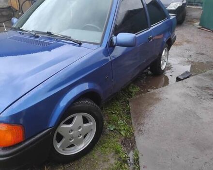Синий Форд Эскорт, объемом двигателя 1.4 л и пробегом 100 тыс. км за 700 $, фото 4 на Automoto.ua