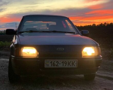 Синий Форд Эскорт, объемом двигателя 1.4 л и пробегом 117 тыс. км за 1100 $, фото 2 на Automoto.ua