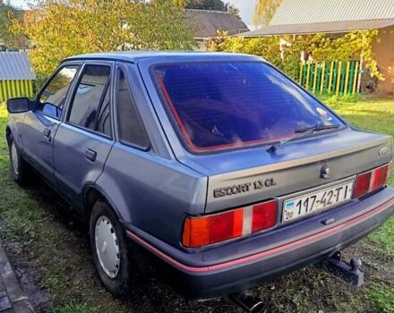 Синий Форд Эскорт, объемом двигателя 1.3 л и пробегом 100 тыс. км за 800 $, фото 1 на Automoto.ua