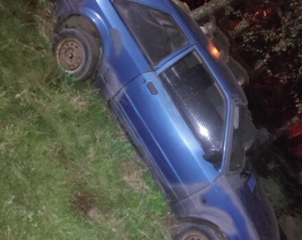 Синій Форд Ескорт, об'ємом двигуна 1.3 л та пробігом 260 тис. км за 2000 $, фото 2 на Automoto.ua