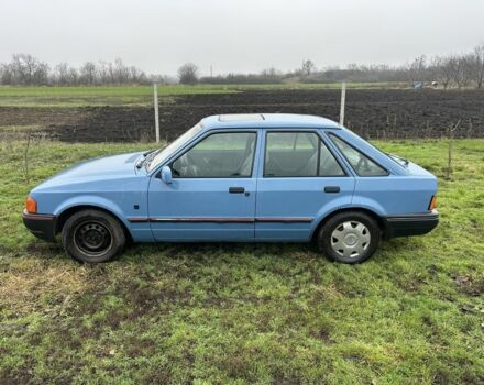 Синий Форд Эскорт, объемом двигателя 1.3 л и пробегом 20 тыс. км за 1200 $, фото 2 на Automoto.ua