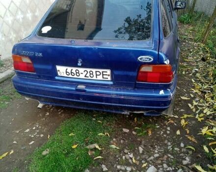 Синий Форд Эскорт, объемом двигателя 1.6 л и пробегом 150 тыс. км за 644 $, фото 1 на Automoto.ua