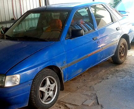 Синий Форд Эскорт, объемом двигателя 1.4 л и пробегом 430 тыс. км за 650 $, фото 5 на Automoto.ua