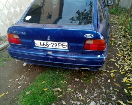 Синий Форд Эскорт, объемом двигателя 1.6 л и пробегом 150 тыс. км за 644 $, фото 2 на Automoto.ua
