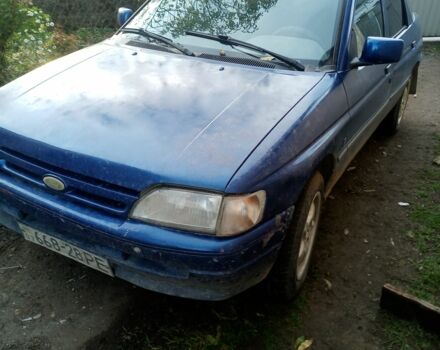 Синий Форд Эскорт, объемом двигателя 1.6 л и пробегом 150 тыс. км за 644 $, фото 4 на Automoto.ua