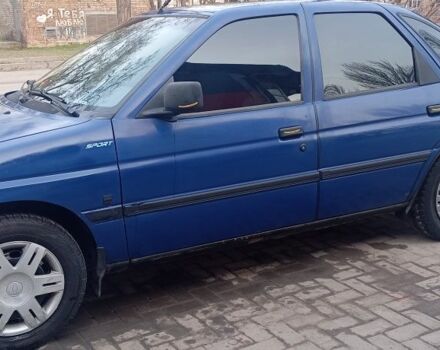 Синий Форд Эскорт, объемом двигателя 1.3 л и пробегом 300 тыс. км за 1300 $, фото 3 на Automoto.ua