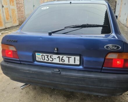 Синій Форд Ескорт, об'ємом двигуна 1.4 л та пробігом 220 тис. км за 999 $, фото 6 на Automoto.ua