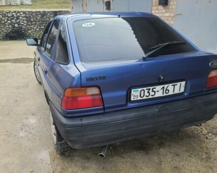 Синій Форд Ескорт, об'ємом двигуна 1.4 л та пробігом 220 тис. км за 999 $, фото 2 на Automoto.ua