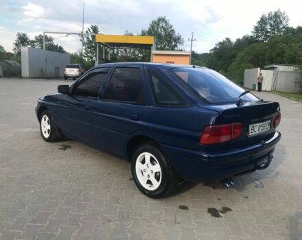 Синий Форд Эскорт, объемом двигателя 1.4 л и пробегом 130 тыс. км за 1000 $, фото 2 на Automoto.ua