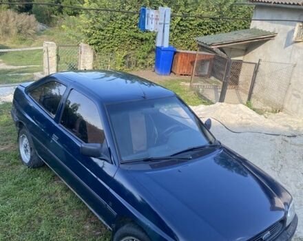 Синий Форд Эскорт, объемом двигателя 1.4 л и пробегом 250 тыс. км за 1300 $, фото 1 на Automoto.ua