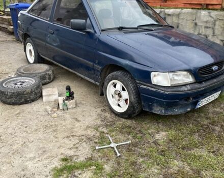 Синий Форд Эскорт, объемом двигателя 1.4 л и пробегом 250 тыс. км за 1300 $, фото 12 на Automoto.ua