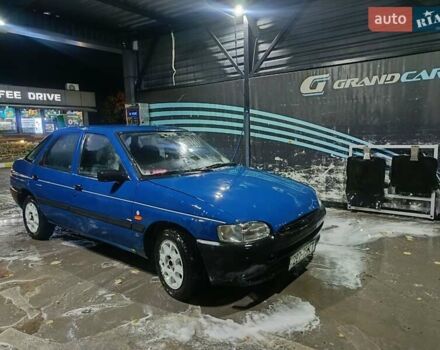 Синий Форд Эскорт, объемом двигателя 1.6 л и пробегом 105 тыс. км за 1400 $, фото 1 на Automoto.ua