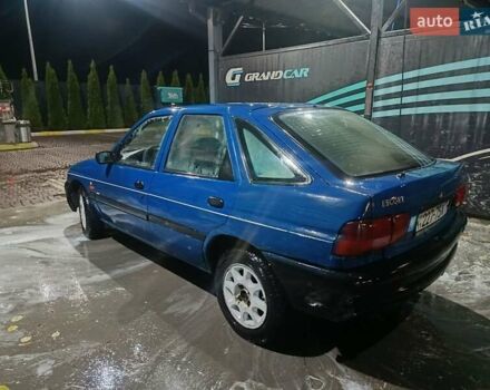 Синий Форд Эскорт, объемом двигателя 1.6 л и пробегом 105 тыс. км за 1400 $, фото 3 на Automoto.ua