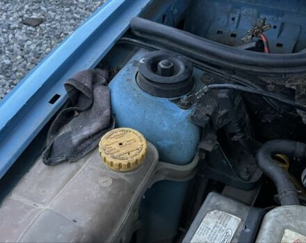 Синий Форд Эскорт, объемом двигателя 1.4 л и пробегом 136 тыс. км за 400 $, фото 9 на Automoto.ua