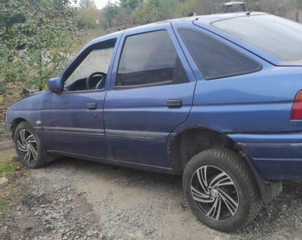 Синій Форд Ескорт, об'ємом двигуна 1.8 л та пробігом 333 тис. км за 408 $, фото 2 на Automoto.ua