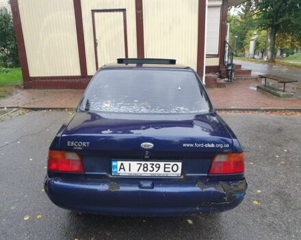 Синій Форд Ескорт, об'ємом двигуна 1.4 л та пробігом 300 тис. км за 499 $, фото 1 на Automoto.ua