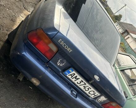 Синий Форд Эскорт, объемом двигателя 1.8 л и пробегом 256 тыс. км за 700 $, фото 1 на Automoto.ua