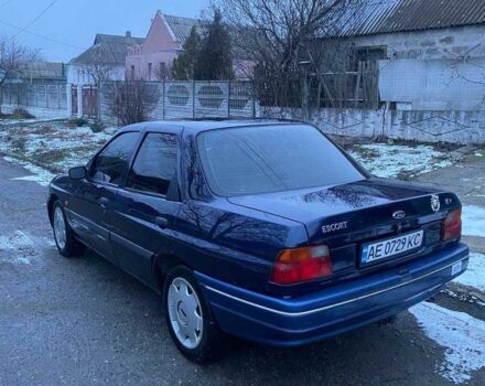Синий Форд Эскорт, объемом двигателя 1.6 л и пробегом 300 тыс. км за 1400 $, фото 19 на Automoto.ua