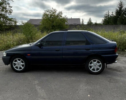 Синий Форд Эскорт, объемом двигателя 1.6 л и пробегом 62 тыс. км за 1500 $, фото 3 на Automoto.ua