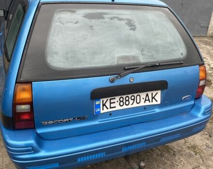 Синій Форд Ескорт, об'ємом двигуна 2 л та пробігом 170 тис. км за 2000 $, фото 2 на Automoto.ua
