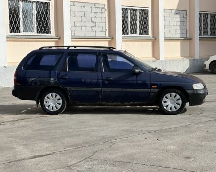 Синий Форд Эскорт, объемом двигателя 1.4 л и пробегом 200 тыс. км за 600 $, фото 6 на Automoto.ua