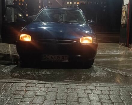 Синій Форд Ескорт, об'ємом двигуна 1.6 л та пробігом 1000 тис. км за 800 $, фото 1 на Automoto.ua