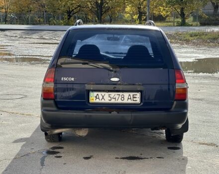 Синий Форд Эскорт, объемом двигателя 1.4 л и пробегом 200 тыс. км за 600 $, фото 5 на Automoto.ua