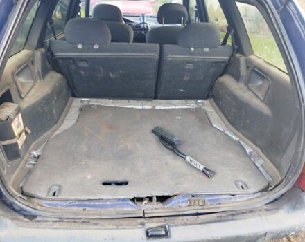 Синій Форд Ескорт, об'ємом двигуна 1.8 л та пробігом 300 тис. км за 1600 $, фото 6 на Automoto.ua