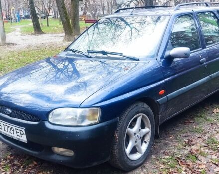 Синий Форд Эскорт, объемом двигателя 1.8 л и пробегом 360 тыс. км за 1600 $, фото 1 на Automoto.ua