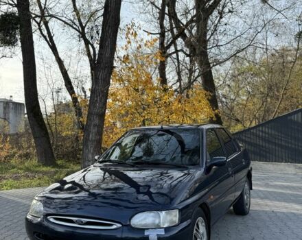 Синий Форд Эскорт, объемом двигателя 1.8 л и пробегом 300 тыс. км за 1000 $, фото 1 на Automoto.ua