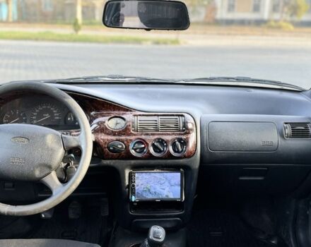 Синий Форд Эскорт, объемом двигателя 1.8 л и пробегом 300 тыс. км за 1000 $, фото 5 на Automoto.ua