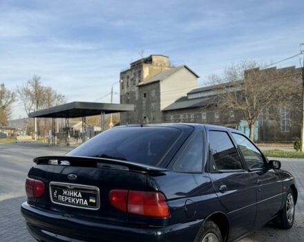 Синий Форд Эскорт, объемом двигателя 1.8 л и пробегом 300 тыс. км за 1000 $, фото 3 на Automoto.ua