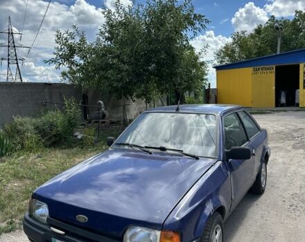 Синий Форд Эскорт, объемом двигателя 1.8 л и пробегом 300 тыс. км за 449 $, фото 1 на Automoto.ua